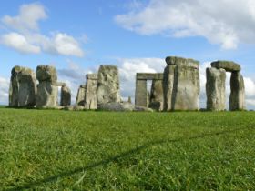 Stonehenge_web.jpg
